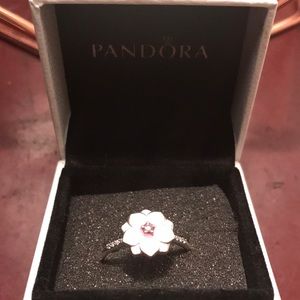 MAGNOLIA BLOOM Pandora ring